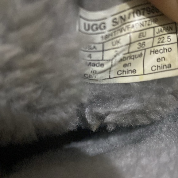 Star blue sequin size 4y Ugg class short cosmo 6 in women winter fluffy boots - Picture 8 of 8